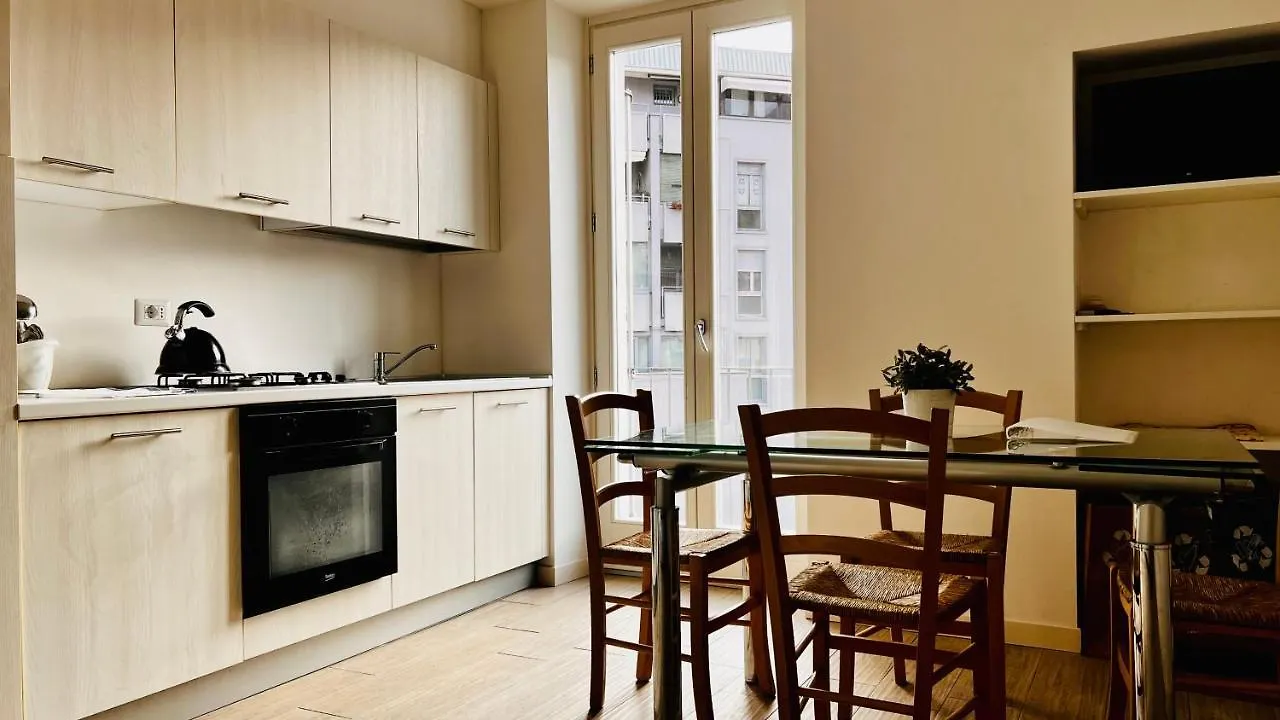 Meschihouse - Da Vinci 35 Apartment Lecco Italy